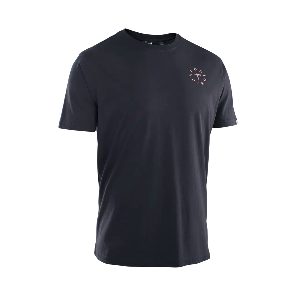 46232-5012_IOB-Tee_Vibes_SS_men_01_900_black_front.webp