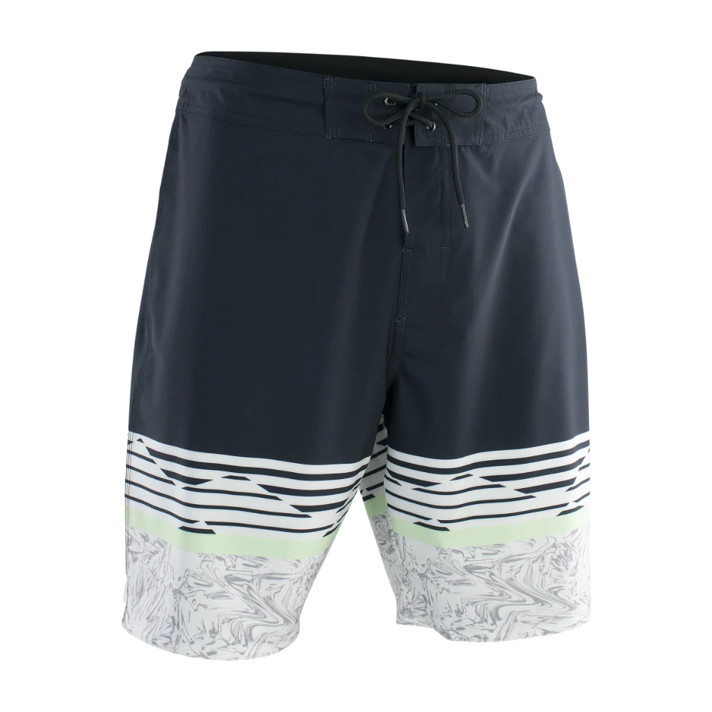 46232-5702_IOB-Boardshorts_Slade_19__men_01_900_black_front.webp