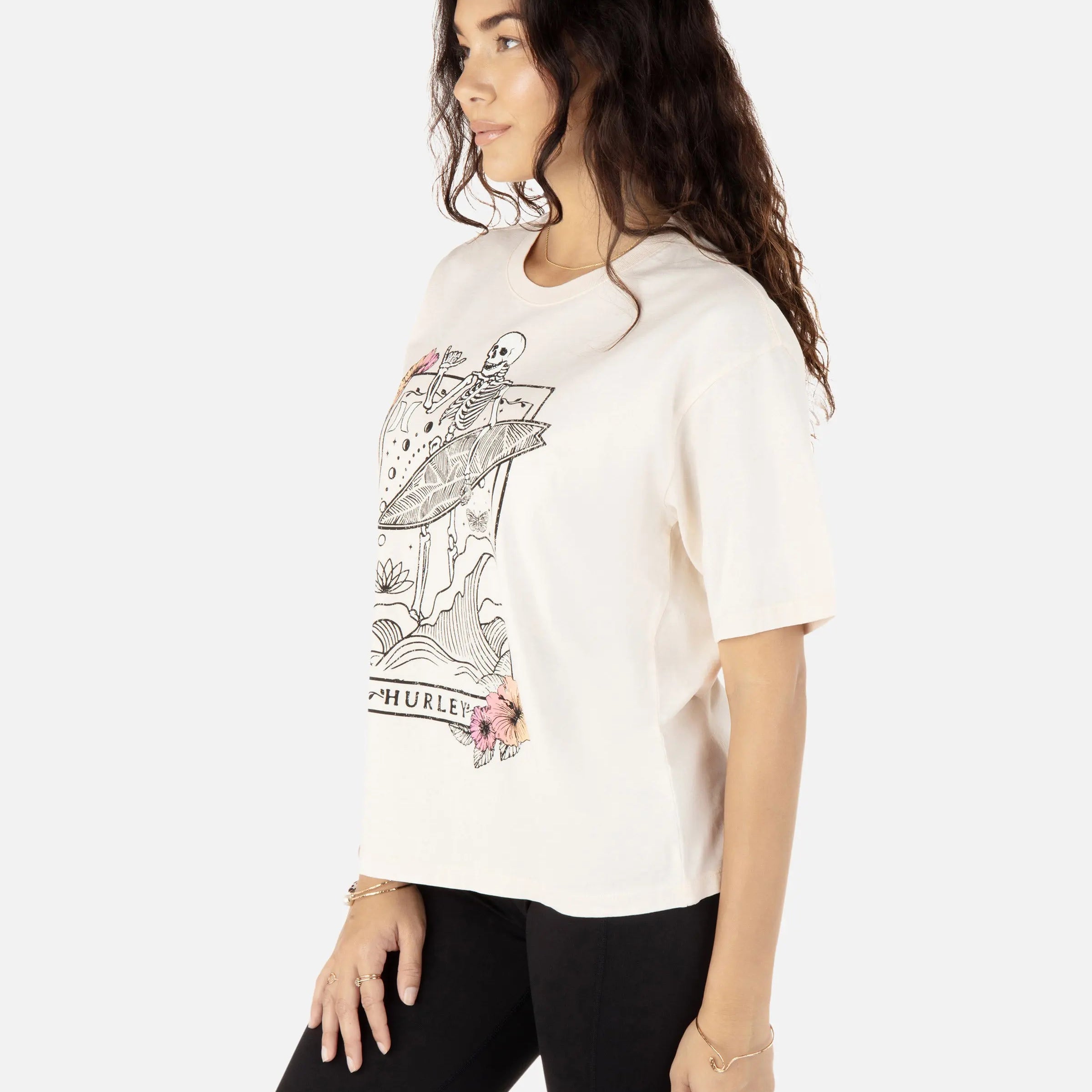 HU109K4_VINTAGE-WHITE_03_6d89b04c-c436-40a2-a64e-4e16c2ab0512.webp